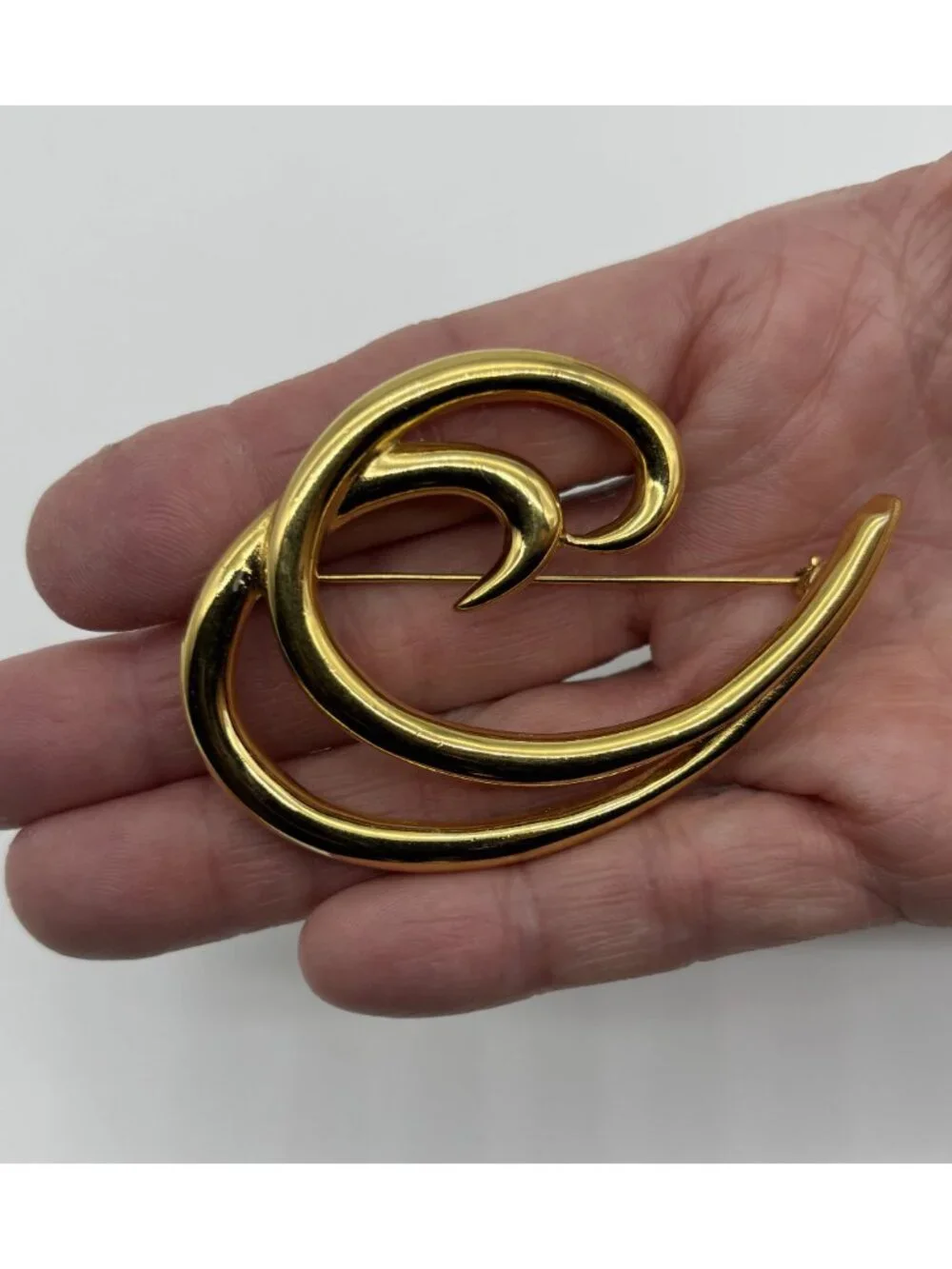 Vintage Trifari Double Waves Swirl Curl Brooch Pin Polished Gold Tone and Signed